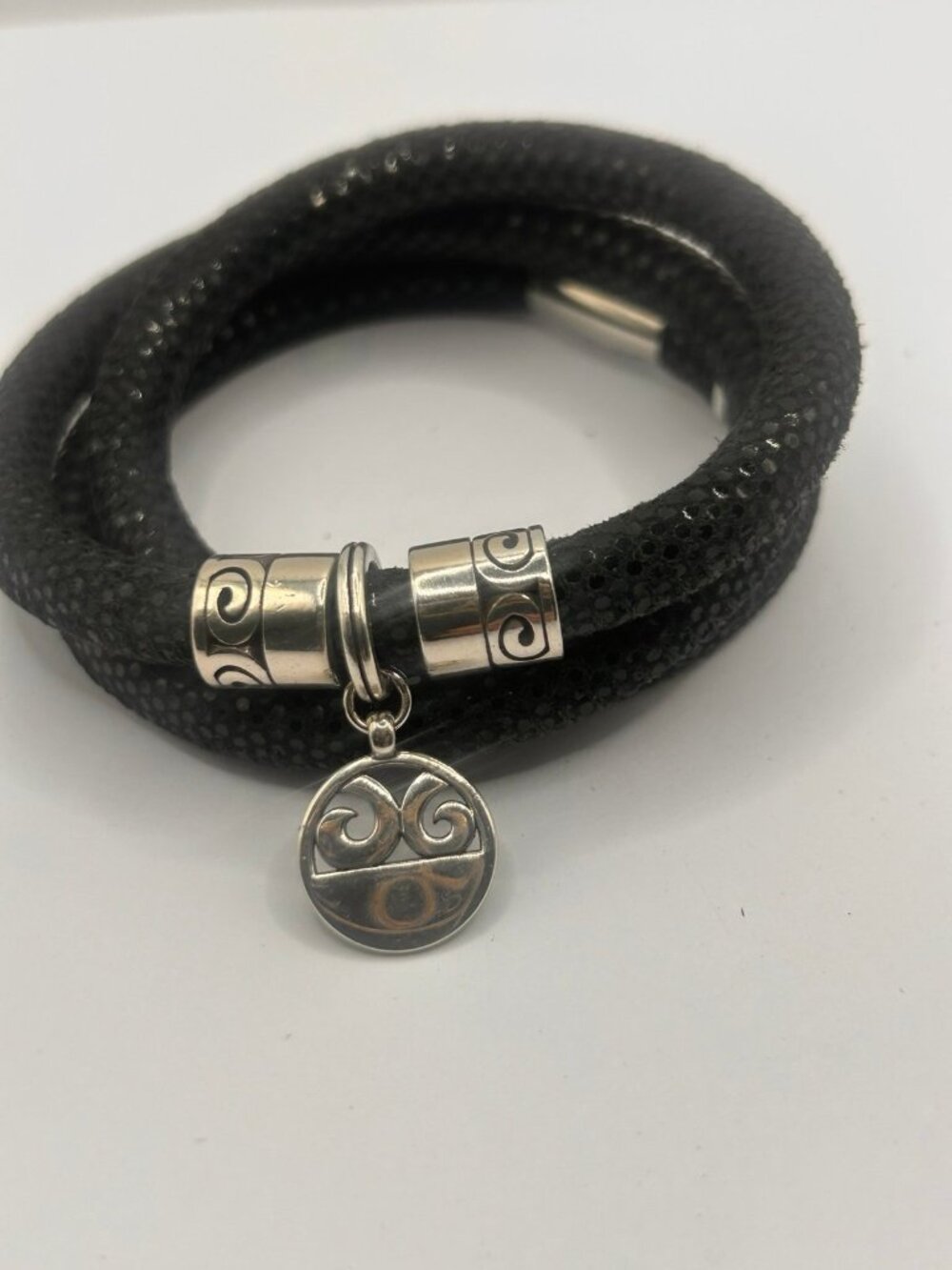 Brighton triple sparkle woodstock bracelet w/2 vertigo beads and 1 charm NWT 23"